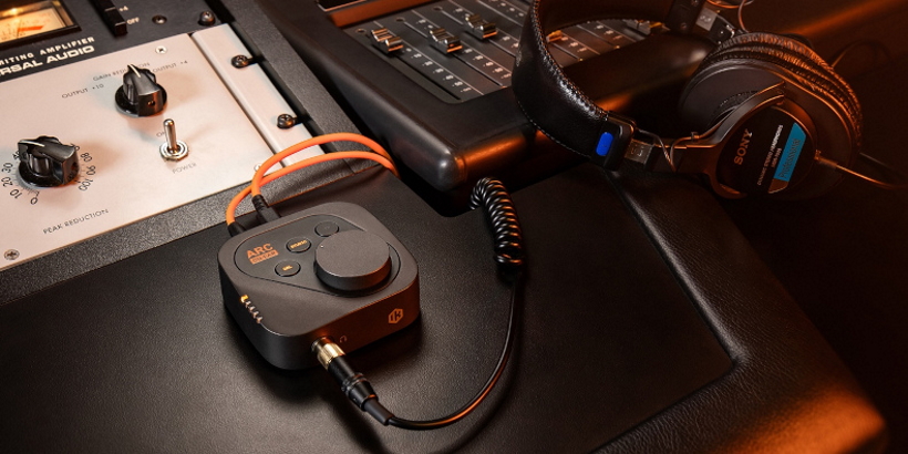 IK Multimedia arc on ear V1 3